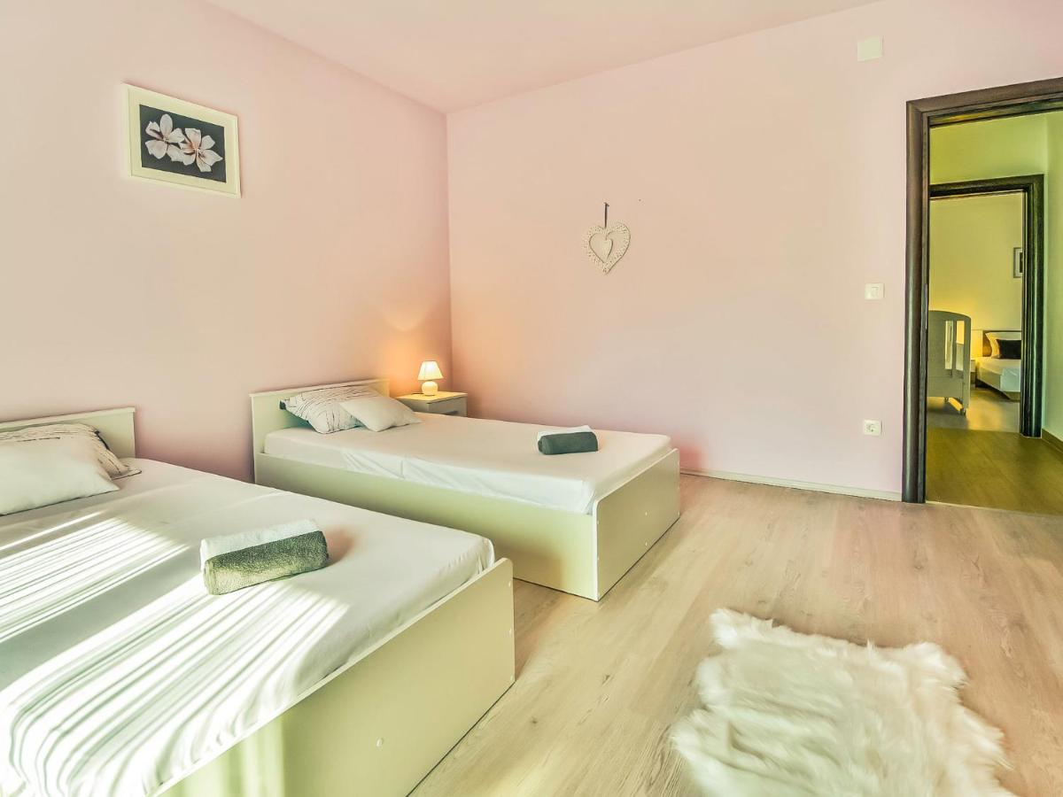 Holiday Home Anic By Interhome Smilcic Eksteriør billede
