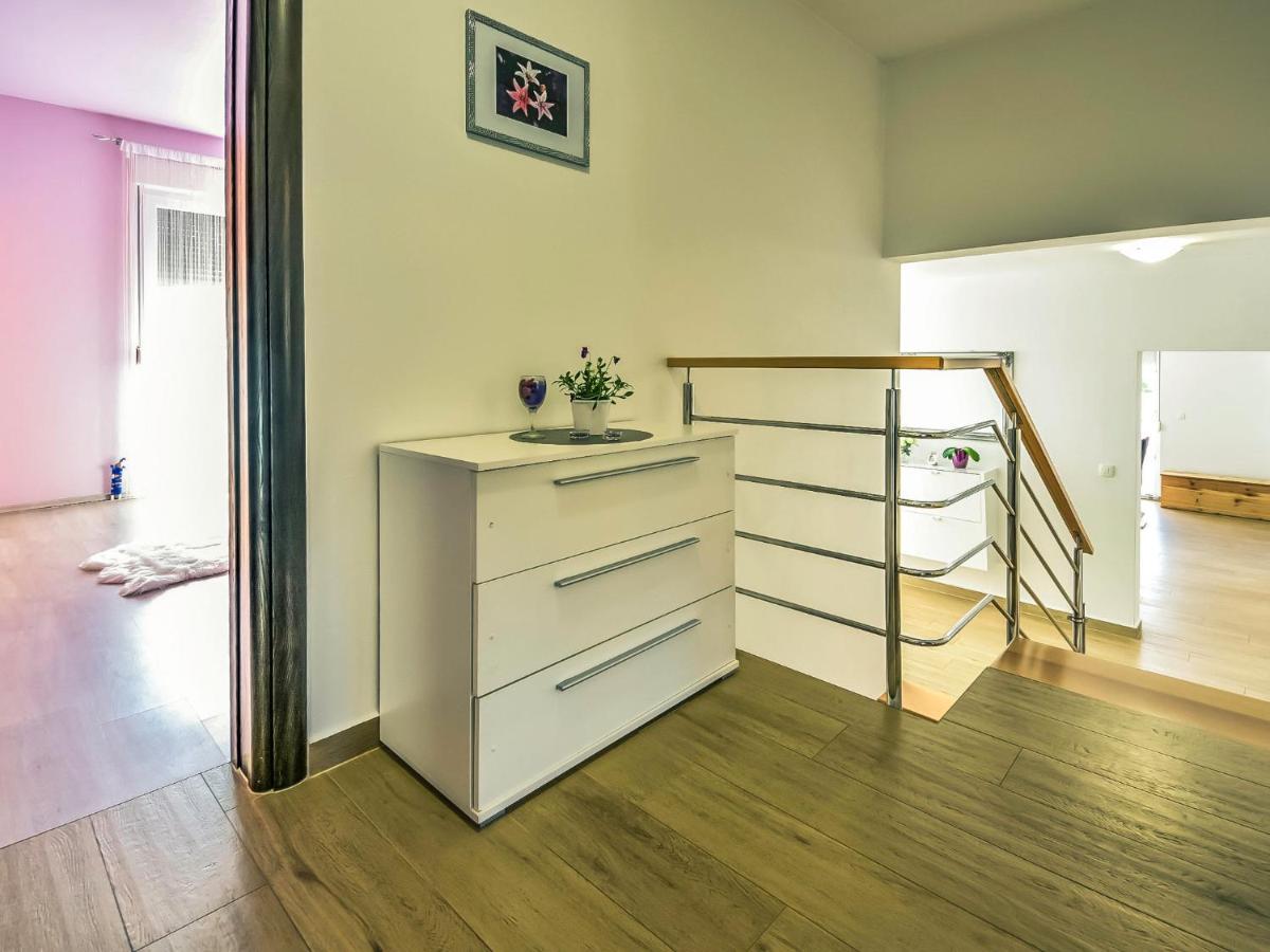 Holiday Home Anic By Interhome Smilcic Eksteriør billede